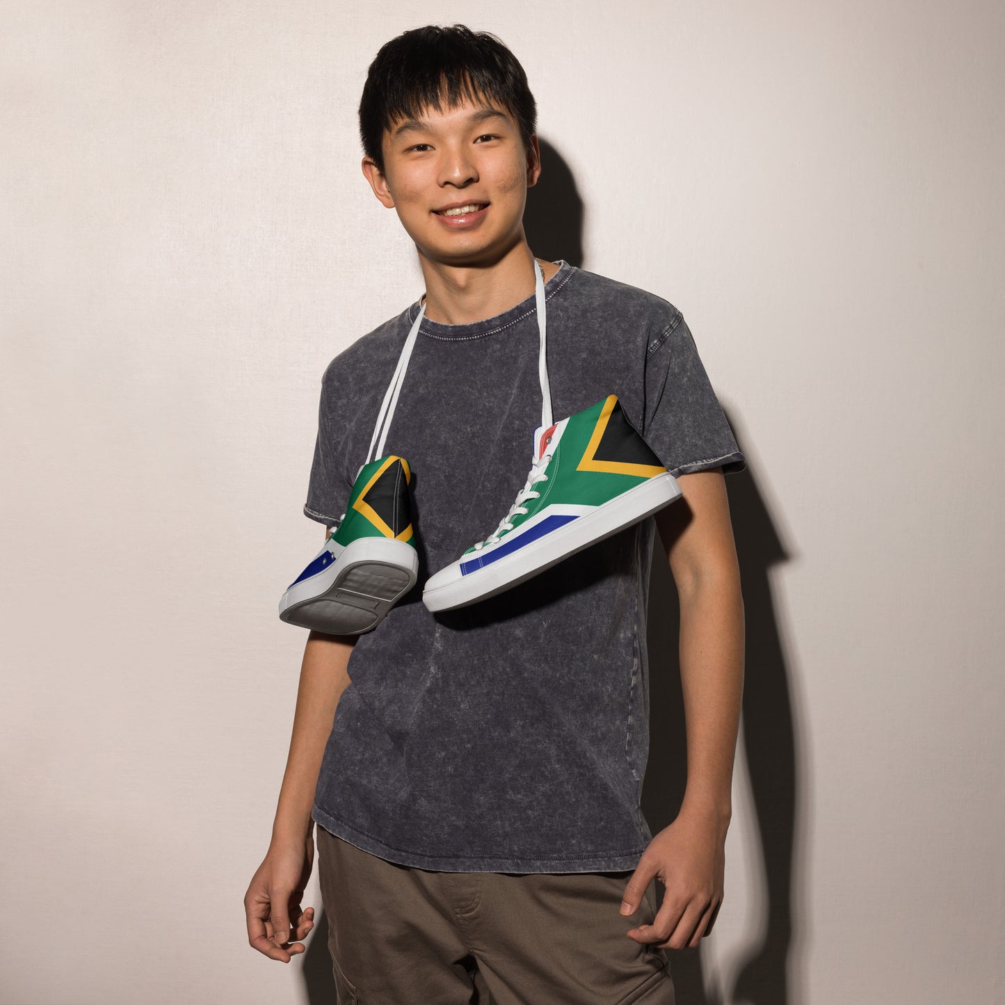 SA Flag Men’s high top canvas shoes